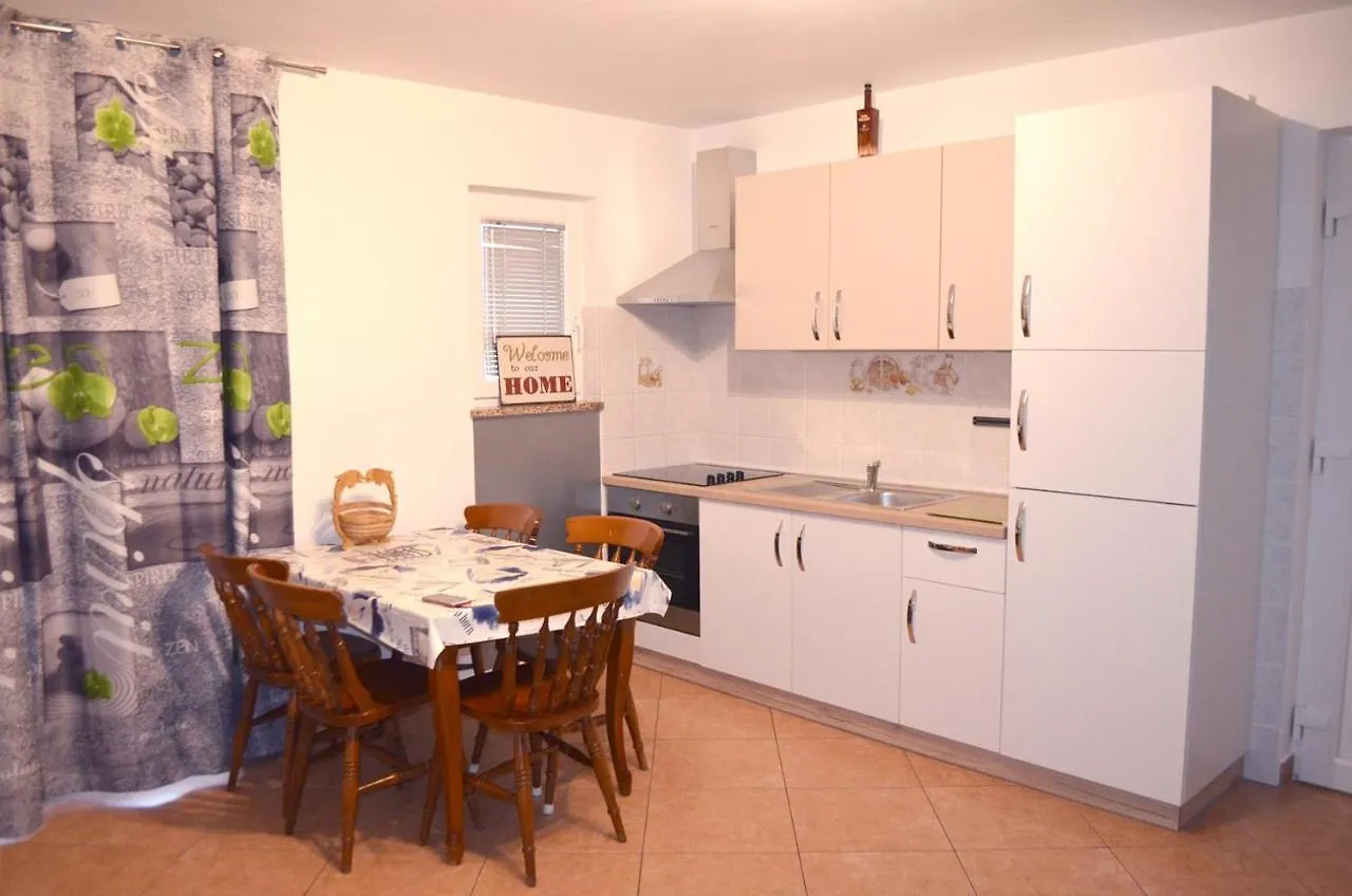 Apartments Krajacic Malinska 0*,  Croazia