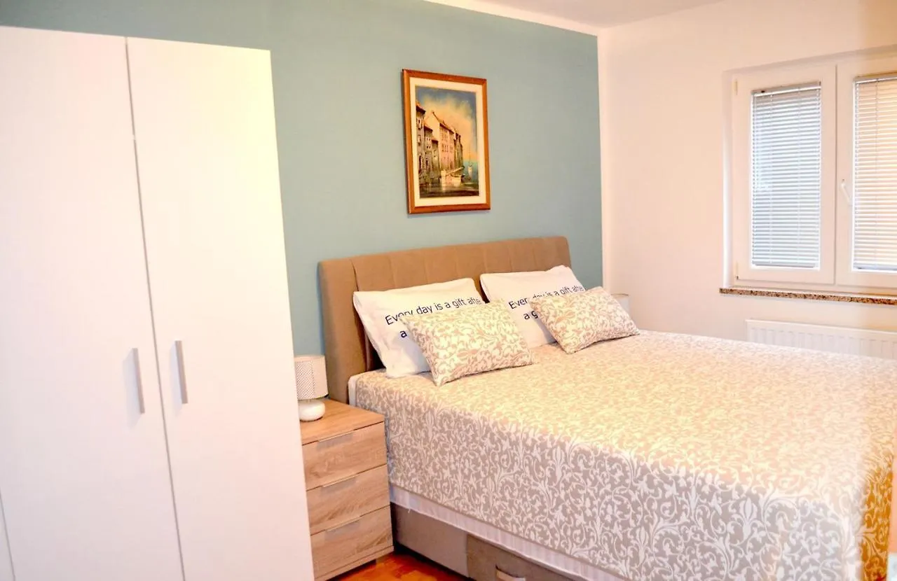 Apartments Krajacic Malinska 0*,
